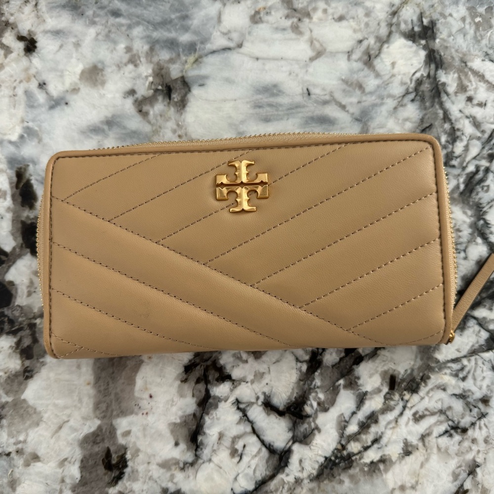 Tory Burch Kira Chevron Continental Wallet